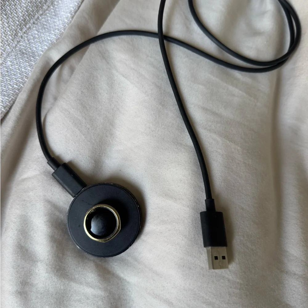 Oura Ring Gen 3 size 7 - Gold